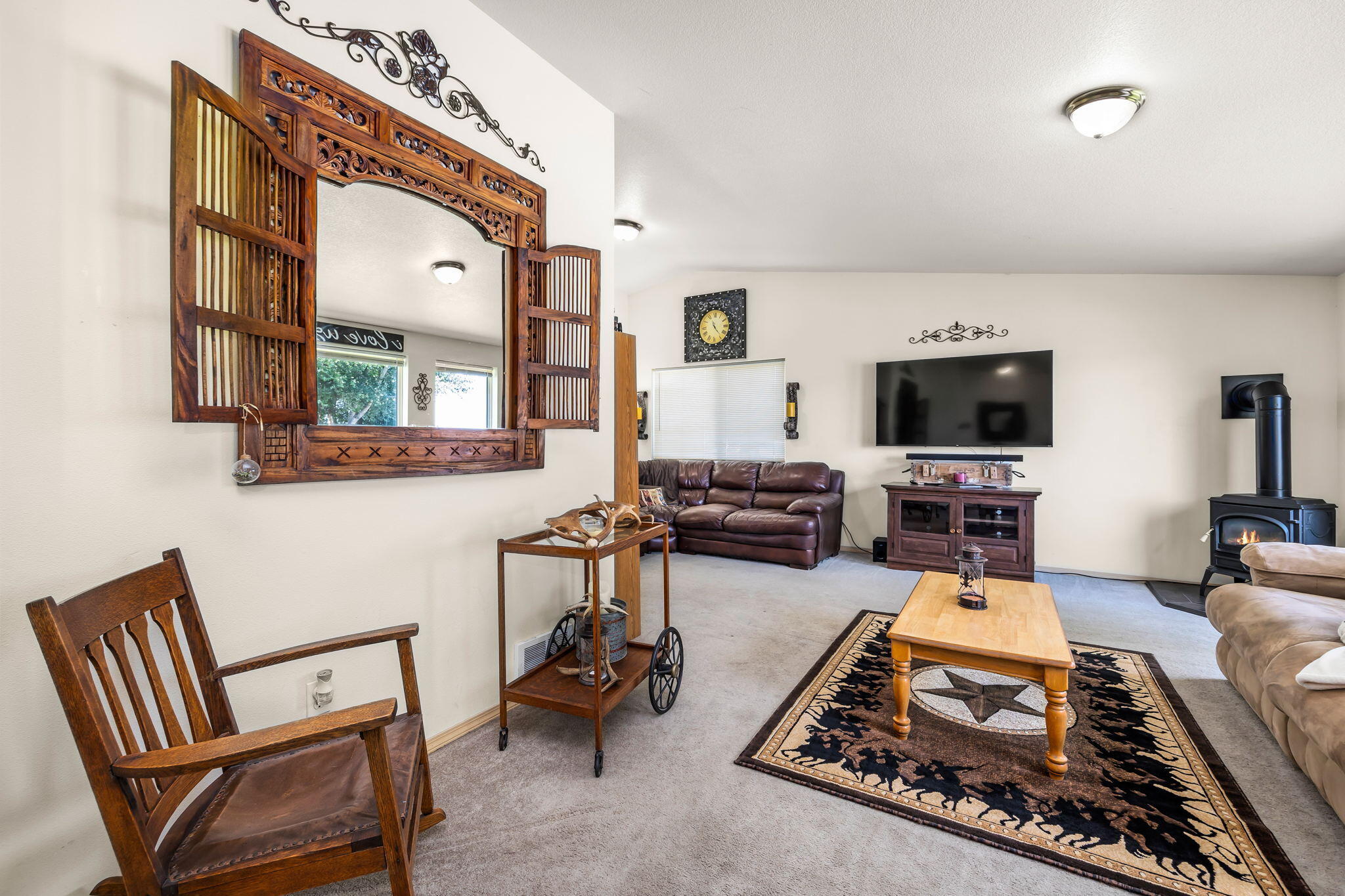 3902 Rimrock Acres Loop Prineville, OR 97754 - Photo 11 of 38 2022_07_12_3902_rimrock_acres_loop-43