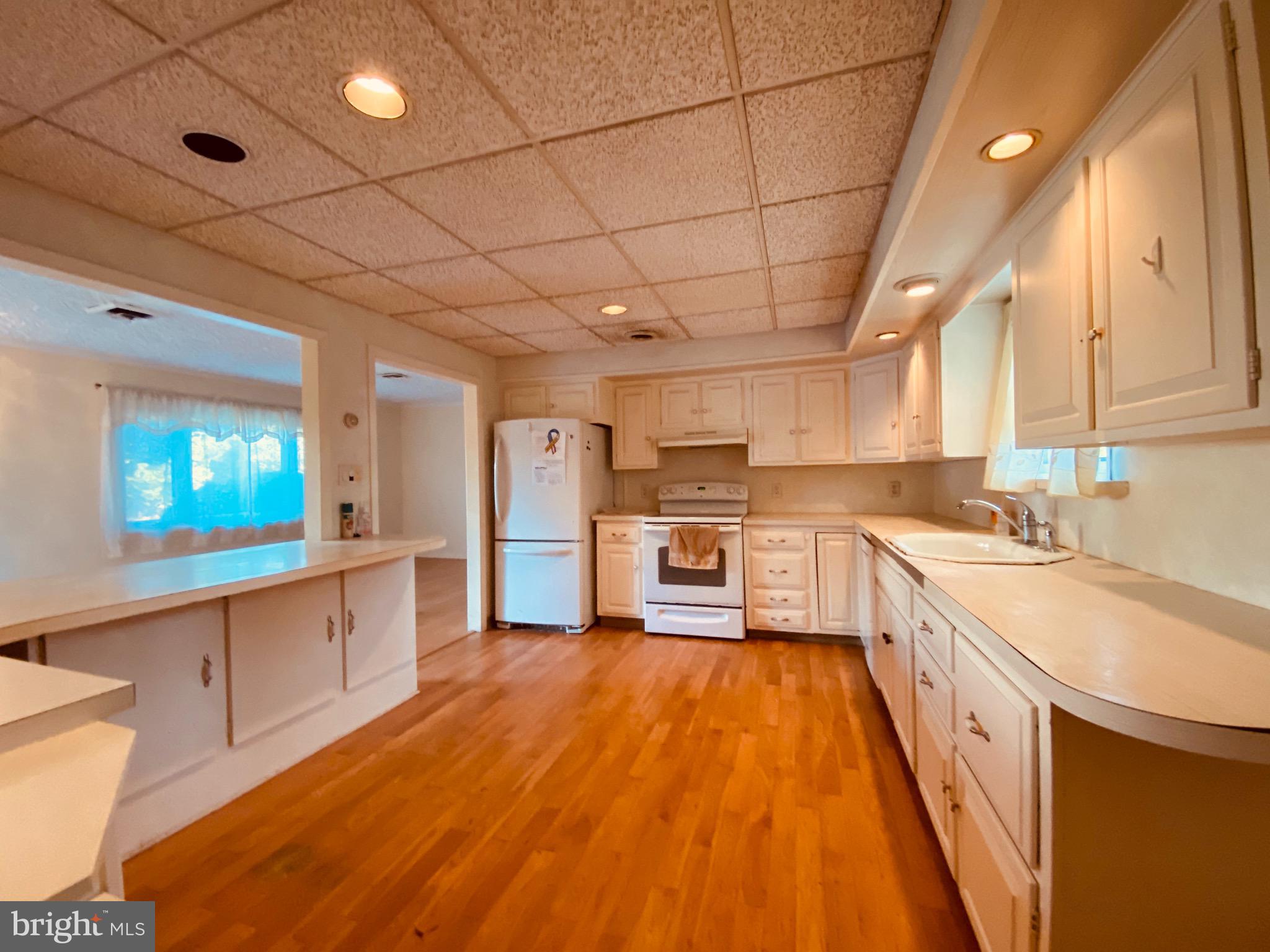13 Hempstead Road Hamilton, NJ 08610 - Photo 4 of 12 Gallery Image 4