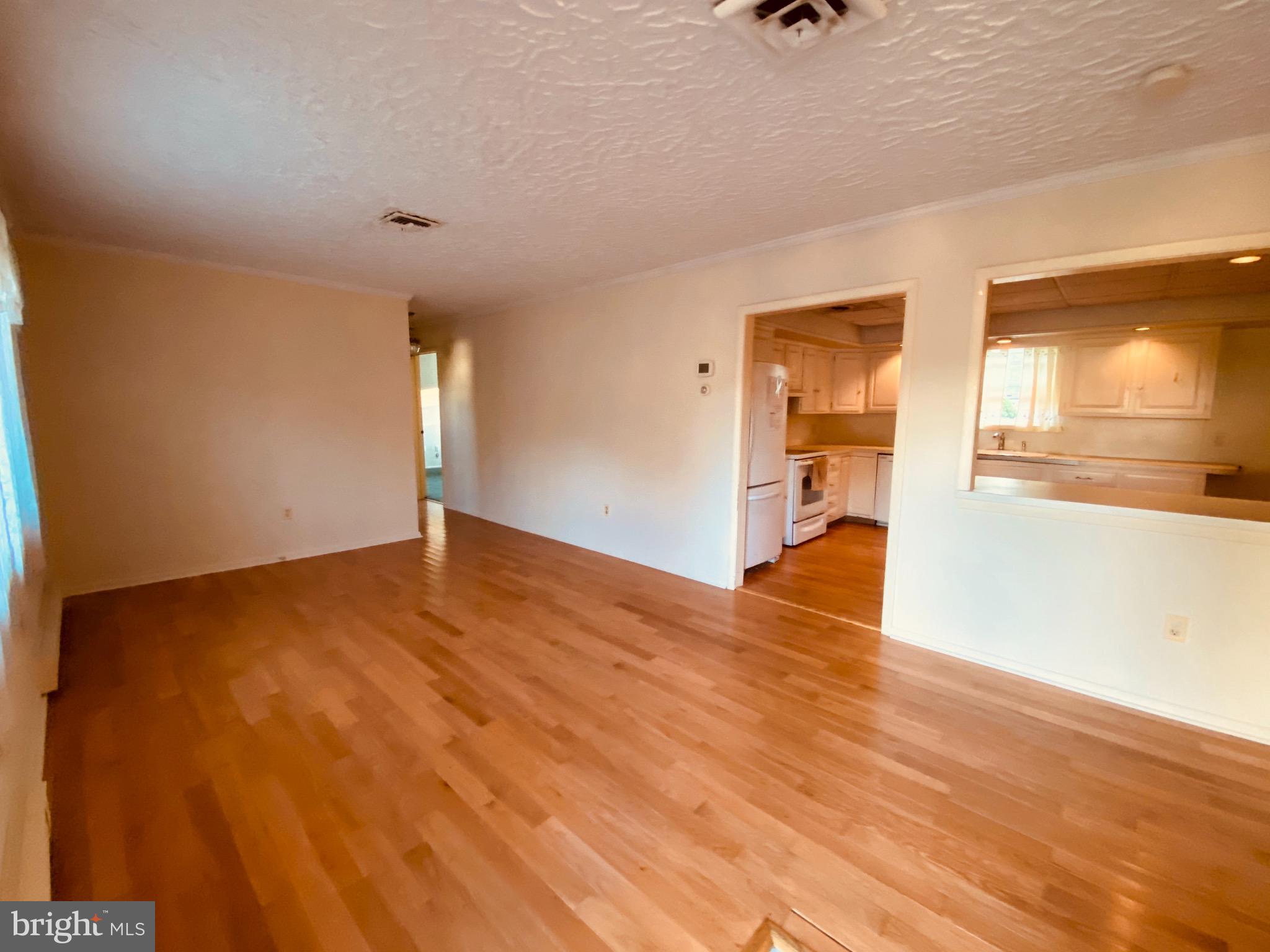 13 Hempstead Road Hamilton, NJ 08610 - Photo 5 of 12 Gallery Image 5