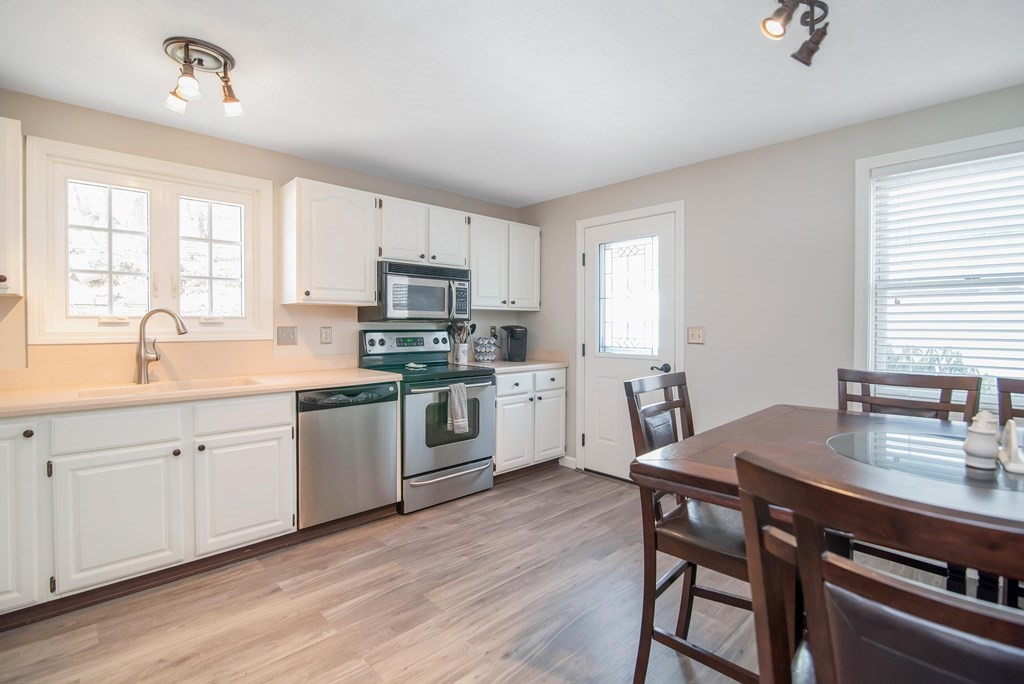 21 West Ware Road Palmer, MA 01069 - Photo 6 of 31