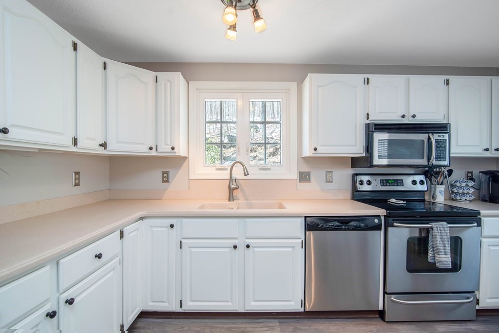 21 West Ware Road Palmer, MA 01069 - Photo 7 of 31
