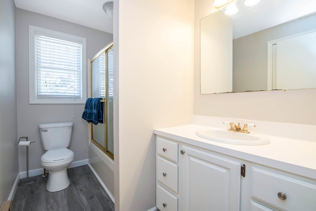 21 West Ware Road Palmer, MA 01069 - Photo 9 of 31