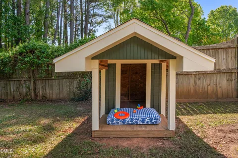 $799,000 | 805 Cricketfield Lane, Cary, NC 27518