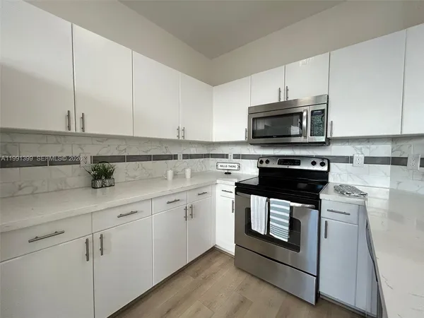 $3,295 | 12515 Southwest 124th Path, Miami, FL 33186