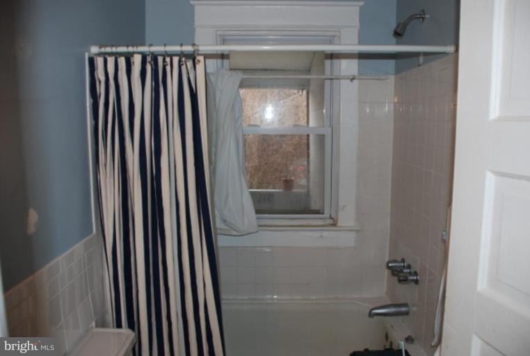 4315 River Road Northwest, Unit 3 Washington, DC 20016 - Photo 11 of 19 Bath #2