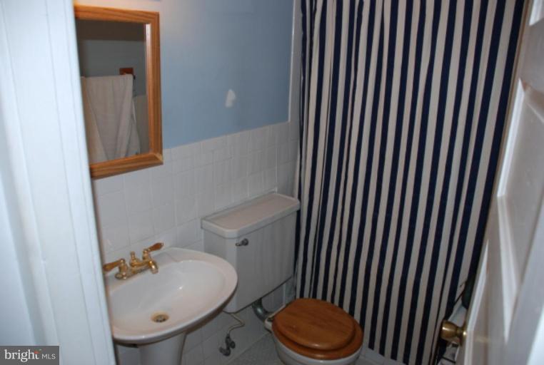 4315 River Road Northwest, Unit 3 Washington, DC 20016 - Photo 10 of 19 Bath #1
