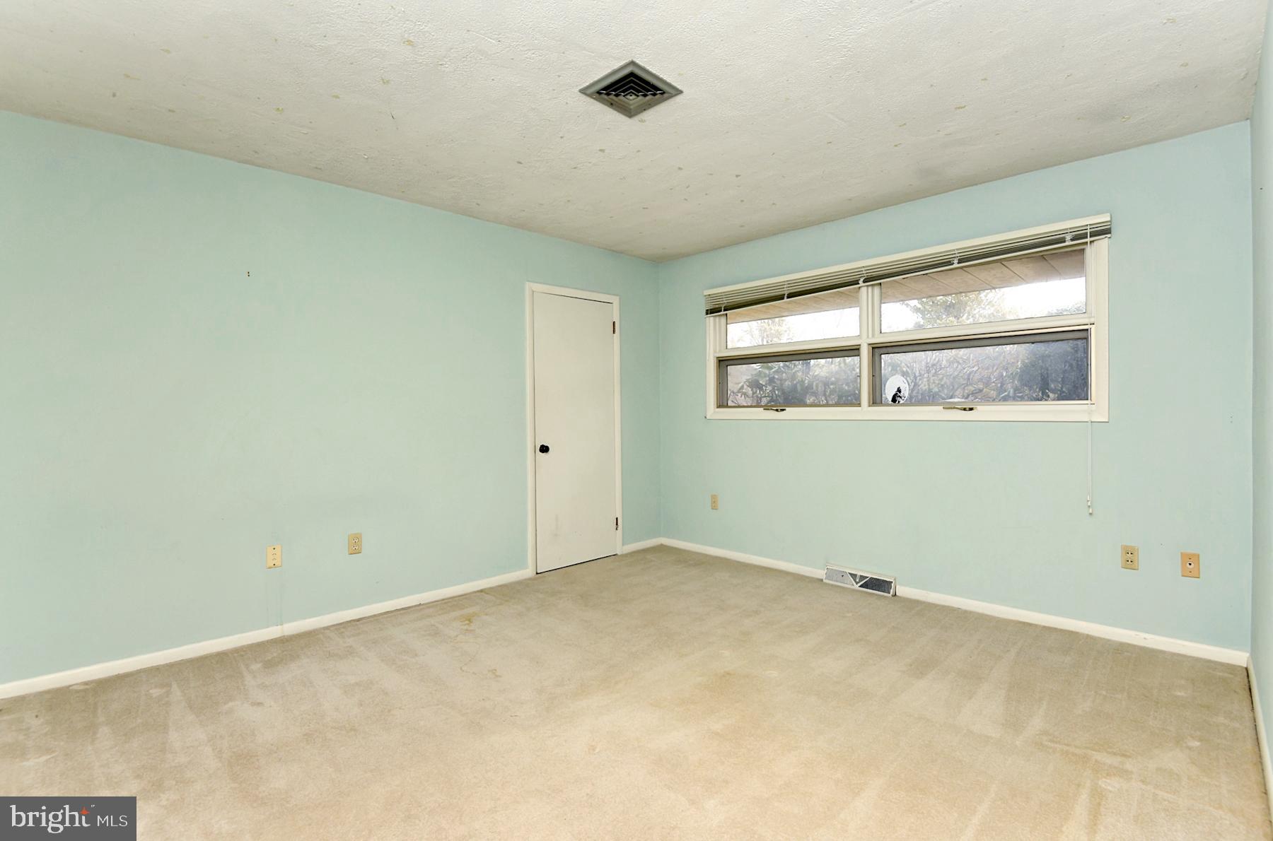 28 West Church Road Lawrence Township, NJ 08648 - Photo 30 of 32 an empty room with a window