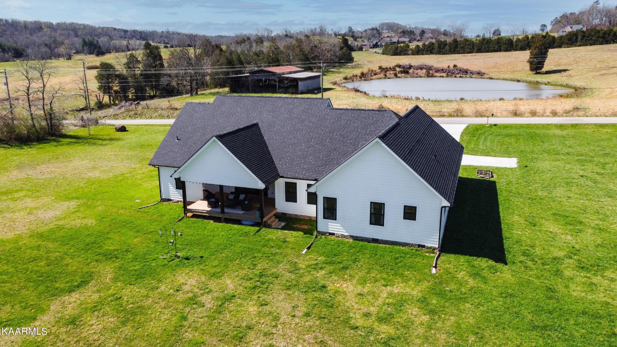 4614 Big Springs Road Greenback, TN 37742 - Photo 4 of 31