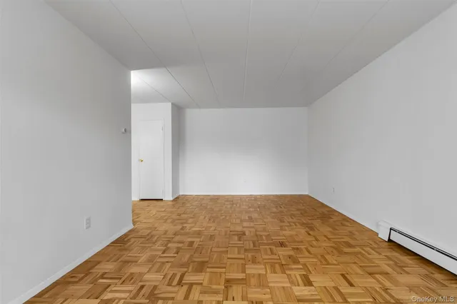 $394,999 | 372 Central Park Avenue, Unit 2E, Scarsdale, NY 10583