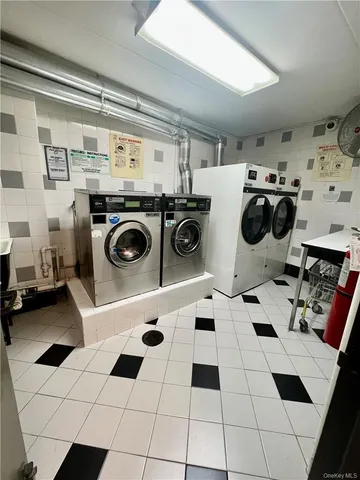 $394,999 | 372 Central Park Avenue, Unit 2E, Scarsdale, NY 10583