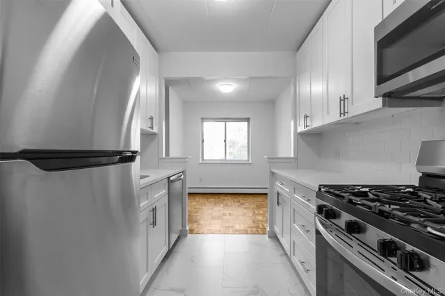 $394,999 | 372 Central Park Avenue, Unit 2E, Scarsdale, NY 10583