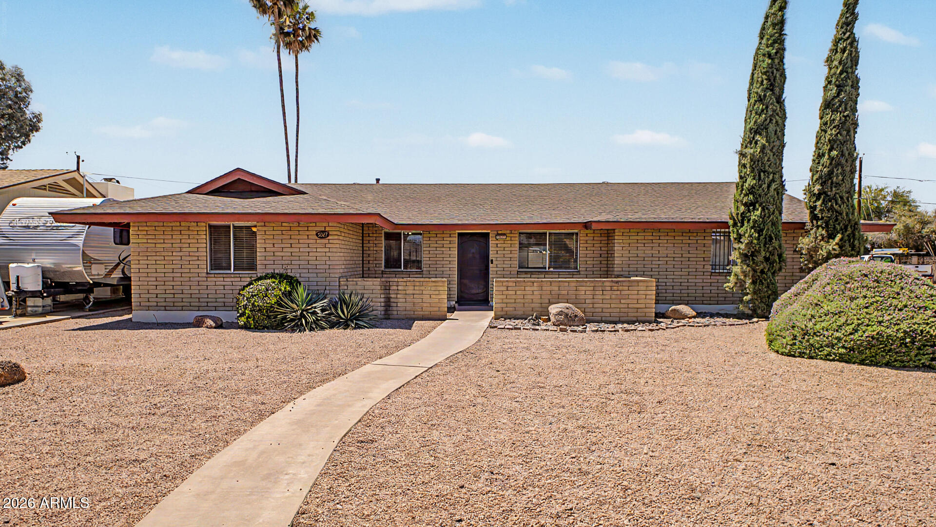 3827 East Shangri La Road Phoenix, AZ 85028 - Photo 3 of 25 02-Shangri La