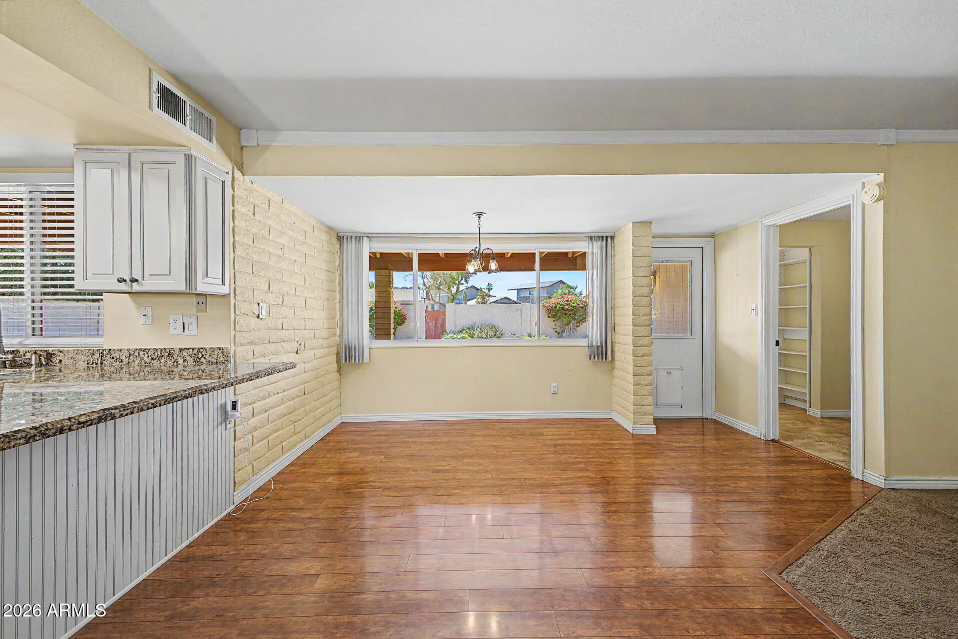 3827 East Shangri La Road Phoenix, AZ 85028 - Photo 6 of 25 13-Shangri La