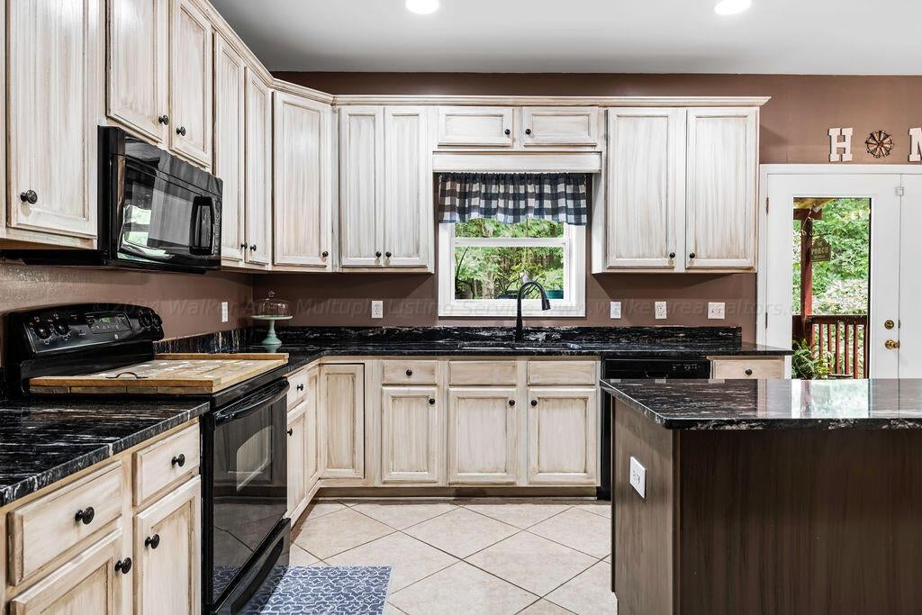 508 Deer Ridge Run Jasper, AL 35503 - Photo 6 of 29 Gallery Image 6