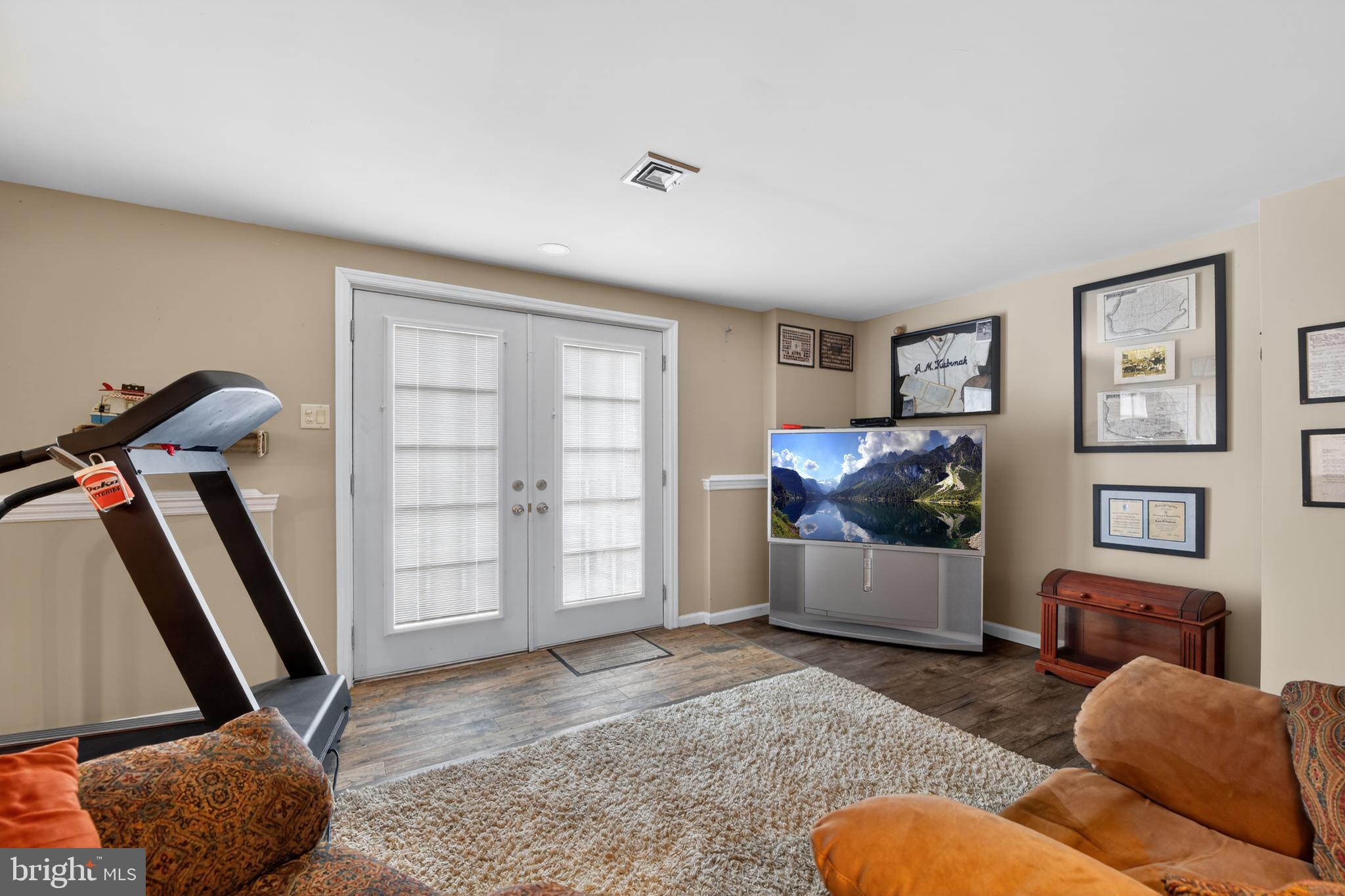 110 Pennsylvania Avenue Sinking Spring, PA 19608 - Photo 32 of 53 a living room with furniture and a window