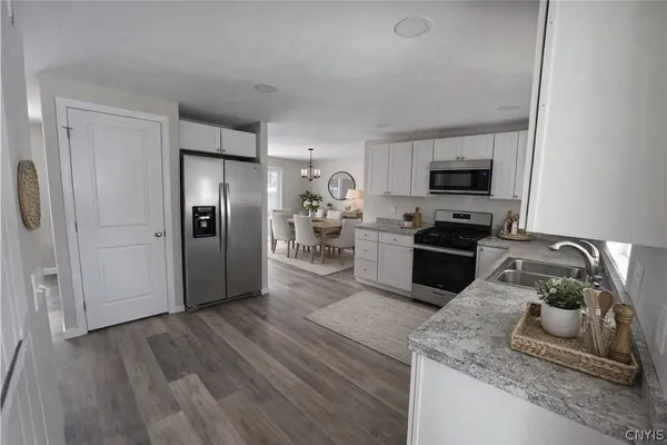 $2,100 | 4989 Driftwood Drive, Salina, NY 13088