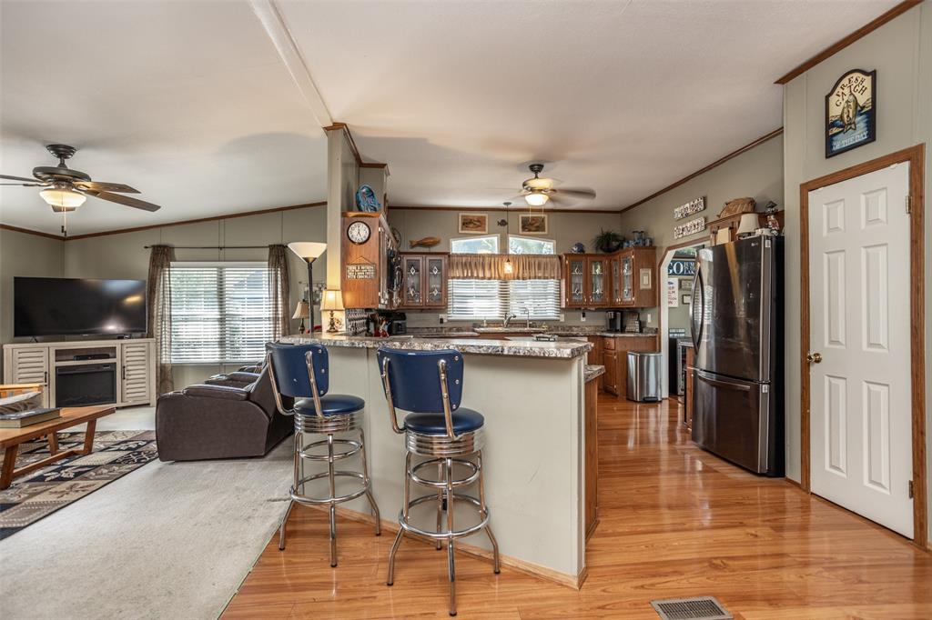 41 Thompson Road Gainesville, TX 76240 - Photo 16 of 40