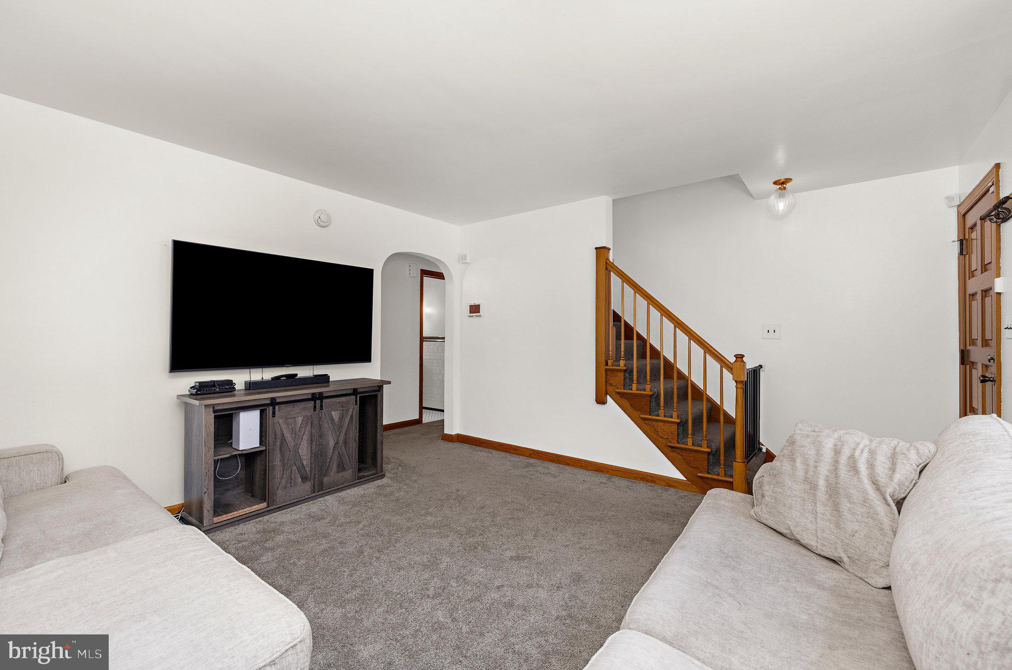 205 7th Avenue Baltimore, MD 21225 - Photo 8 of 61