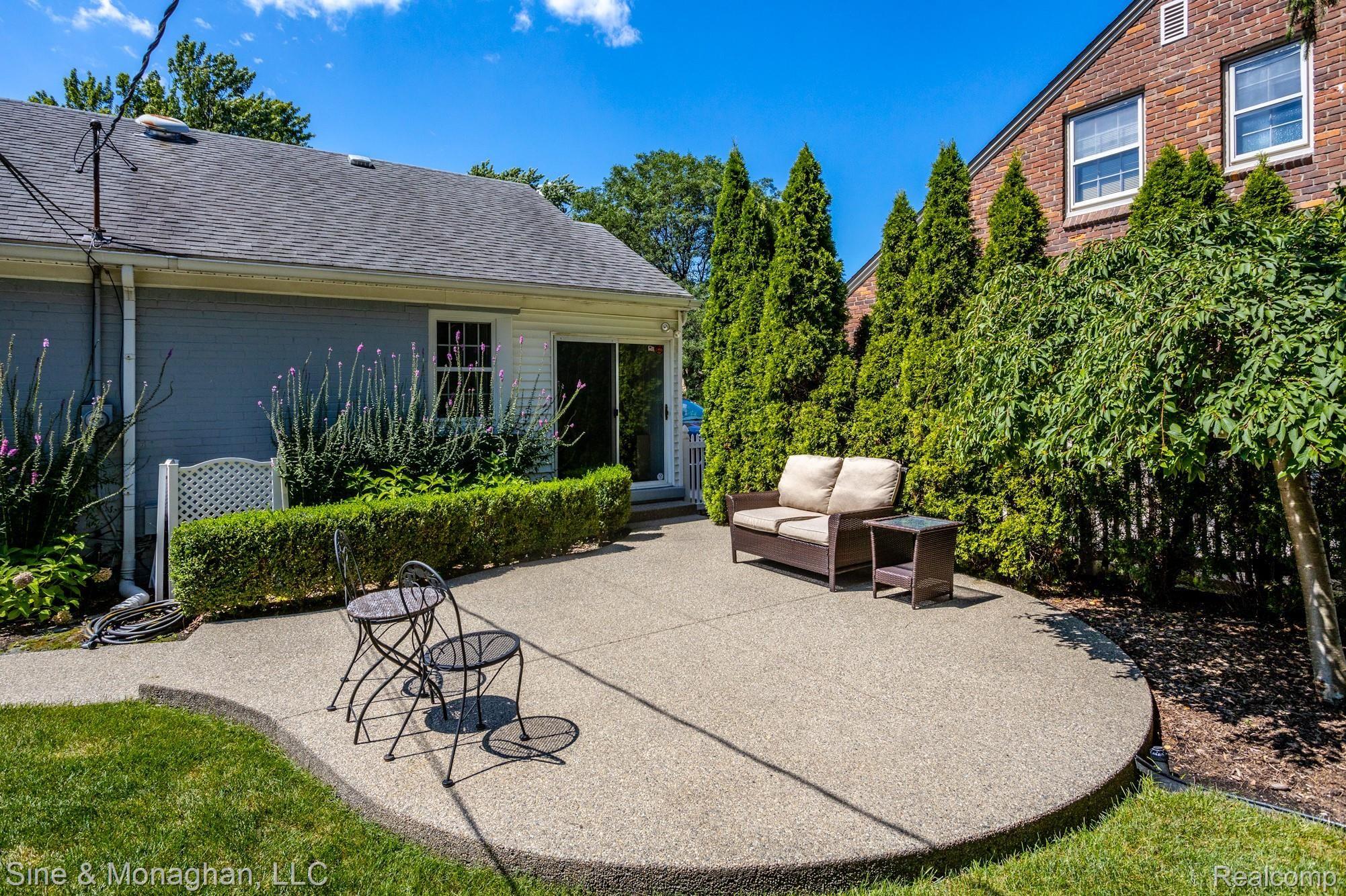 834 Rivard Boulevard Grosse Pointe, MI 48230 - Photo 37 of 48 834 Rivard S040.jpg