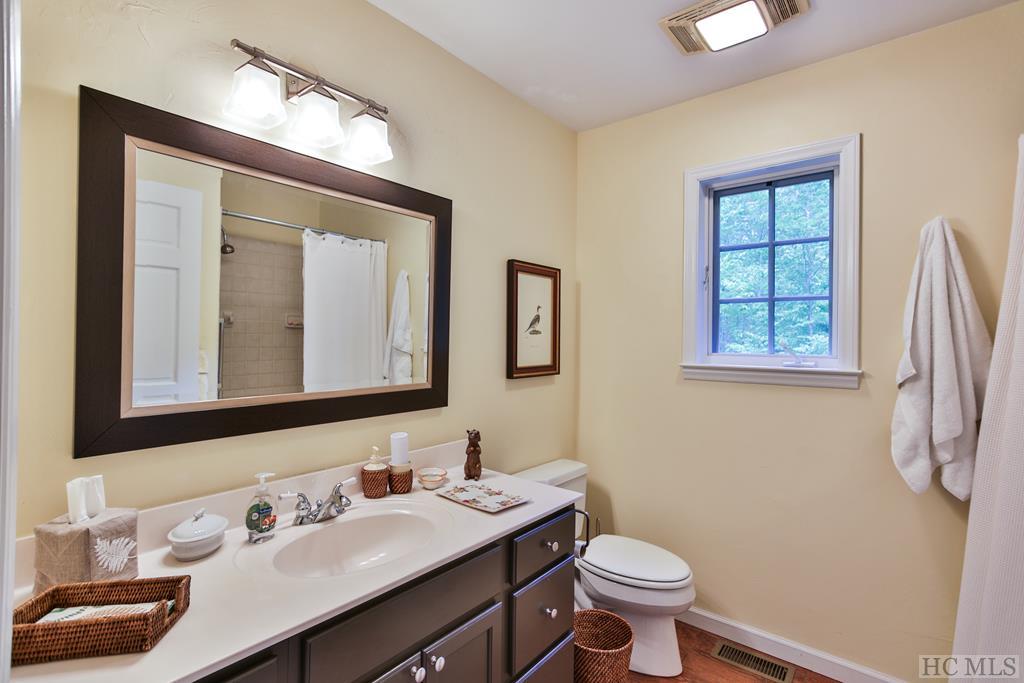 1727 Falcon Ridge Highlands, NC 28741 - Photo 11 of 19 Gallery Image 11