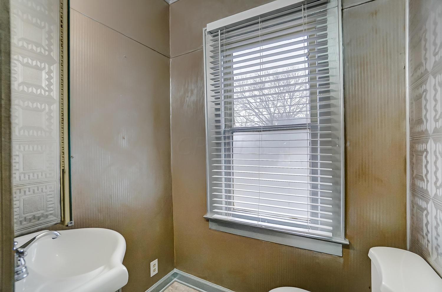 1592 Bryden Road Columbus, OH 43205 - Photo 39 of 73