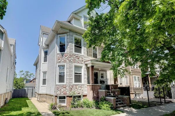 $2,900 | 2634 North Lawndale Avenue, Unit 3, Chicago, IL 60647