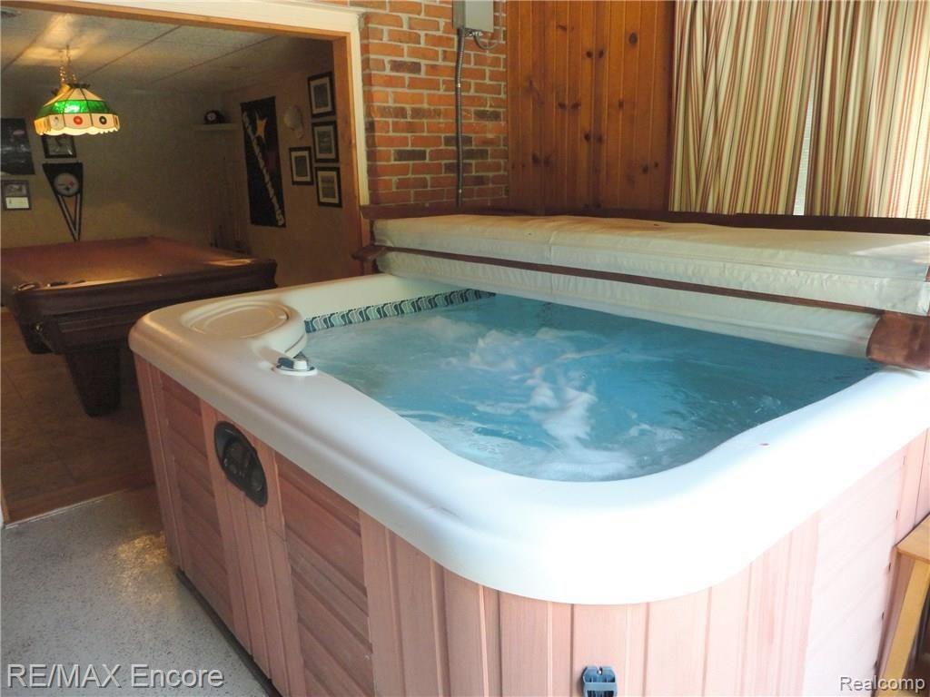 8101 Ranch Estates Road Clarkston, MI 48348 - Photo 38 of 46 Hot tub.jpg