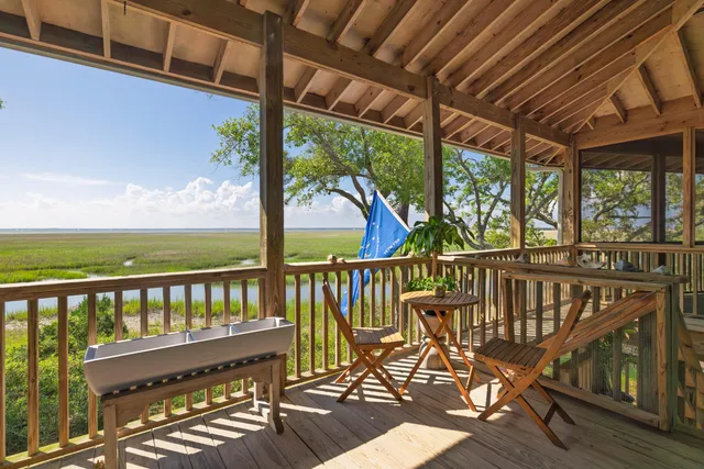 $1,275,000 | 226 Old House Lane, Dewees Island, SC 29429