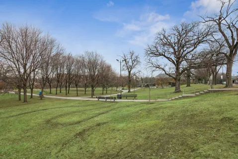 $379,900 | 5225 North Riversedge Terrace, Unit 201, Chicago, IL 60630