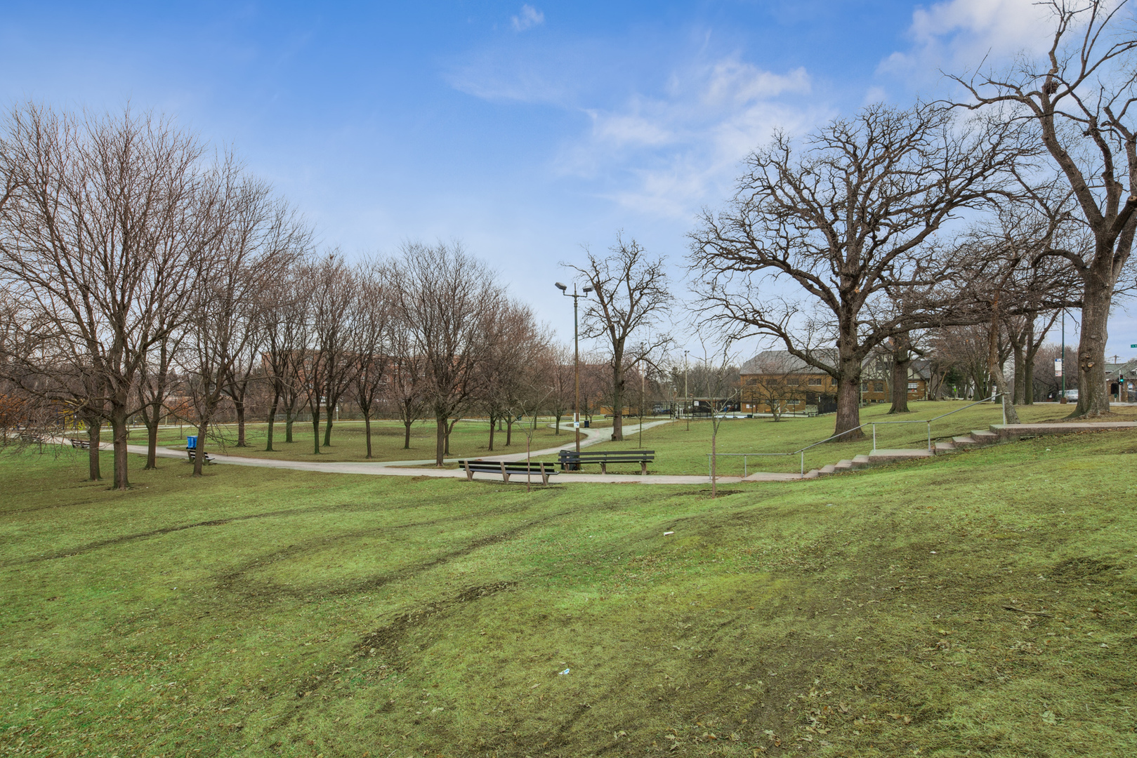 5225 North Riversedge Terrace, Unit 201 Chicago, IL 60630 - Photo 3 of 18