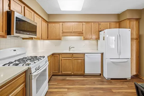 $379,900 | 5225 North Riversedge Terrace, Unit 201, Chicago, IL 60630