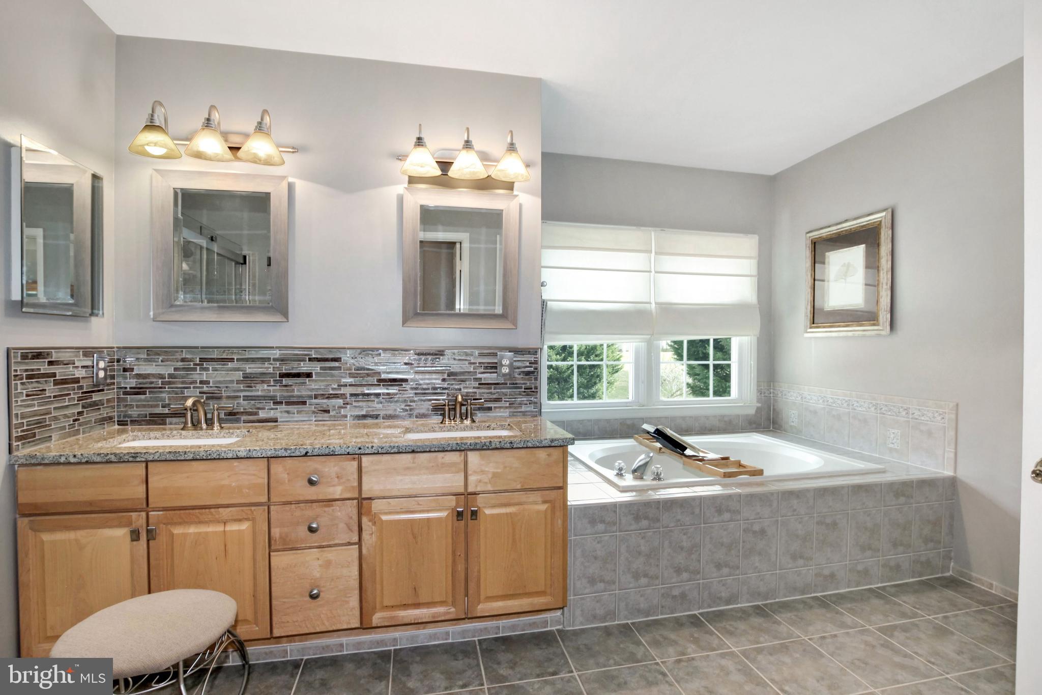 18223 Wickham Road Olney, MD 20832 - Photo 28 of 48 Owner's Suite