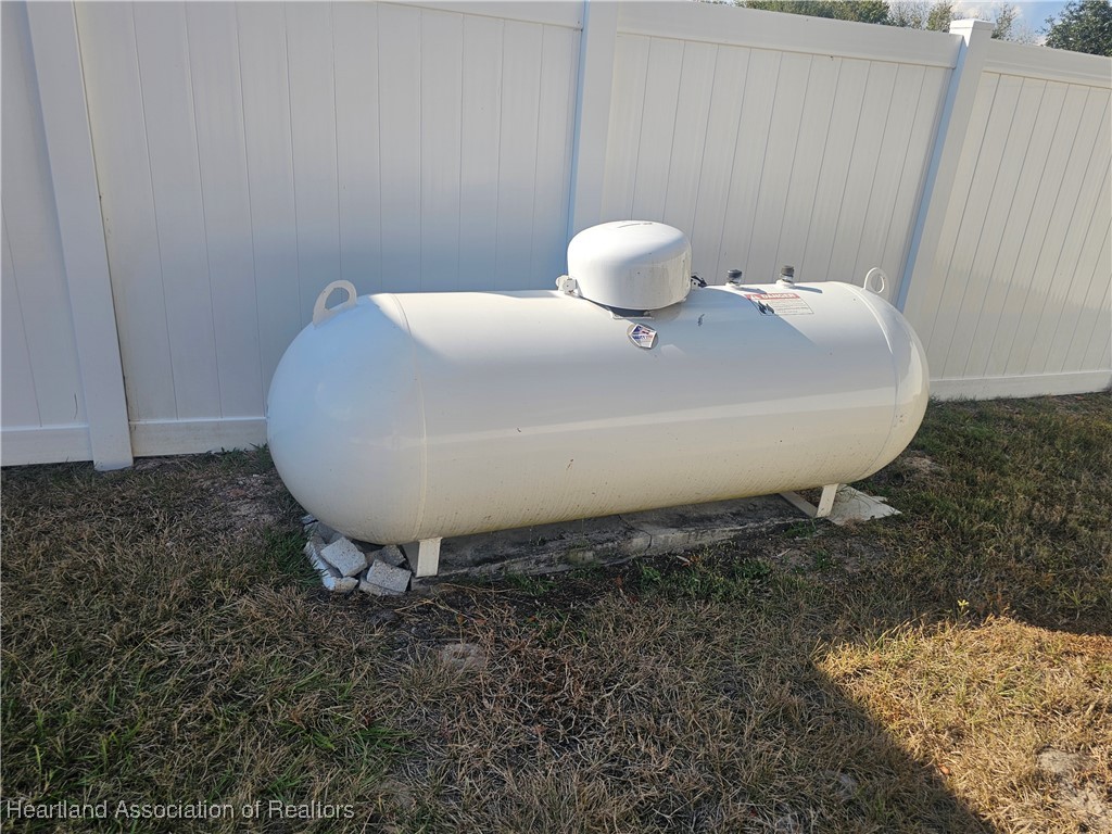 2950 North Sedgewick Road Avon Park, FL 33825 - Photo 13 of 16 a bathroom with a sink