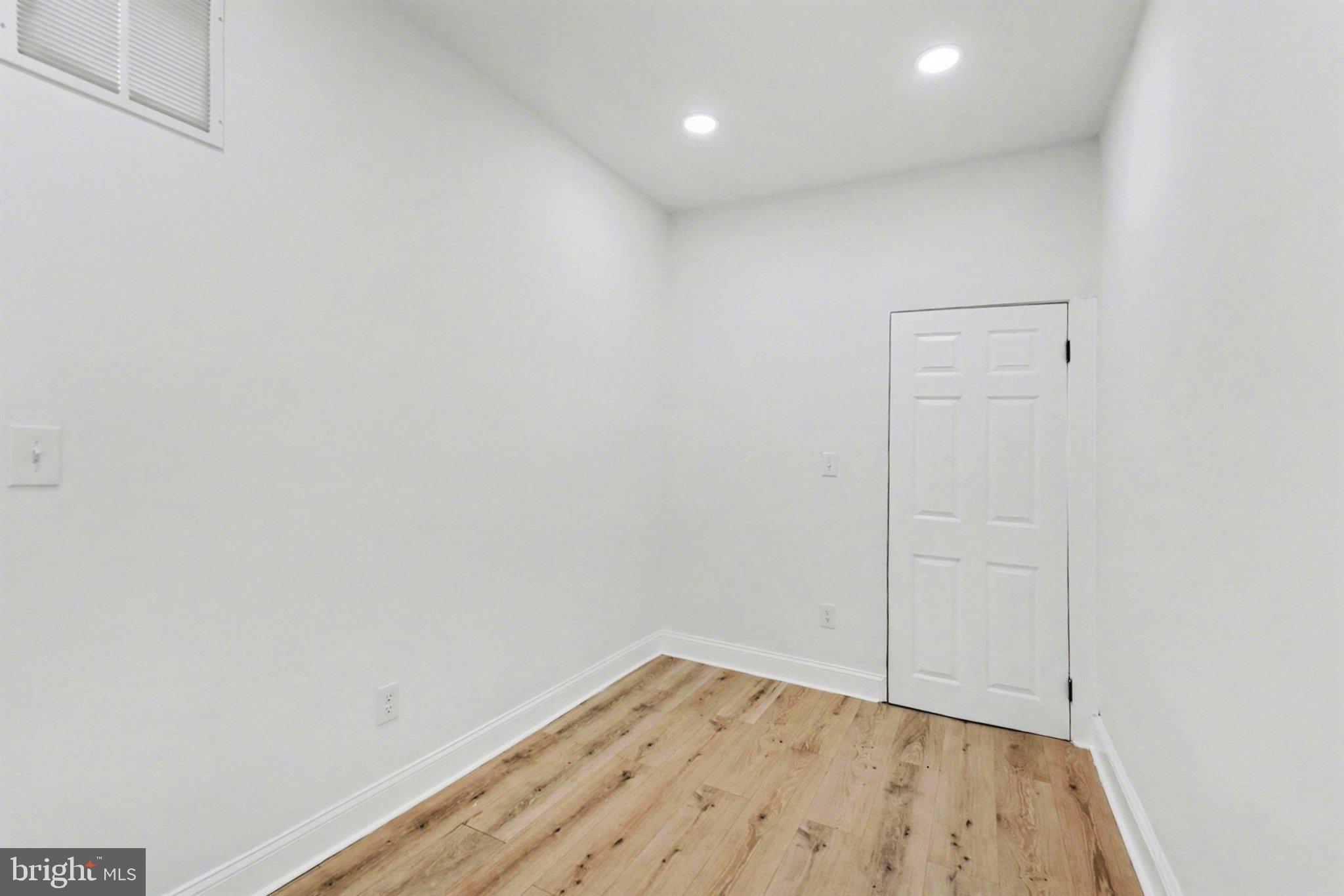 210 North Monastery Avenue Baltimore, MD 21229 - Photo 22 of 24