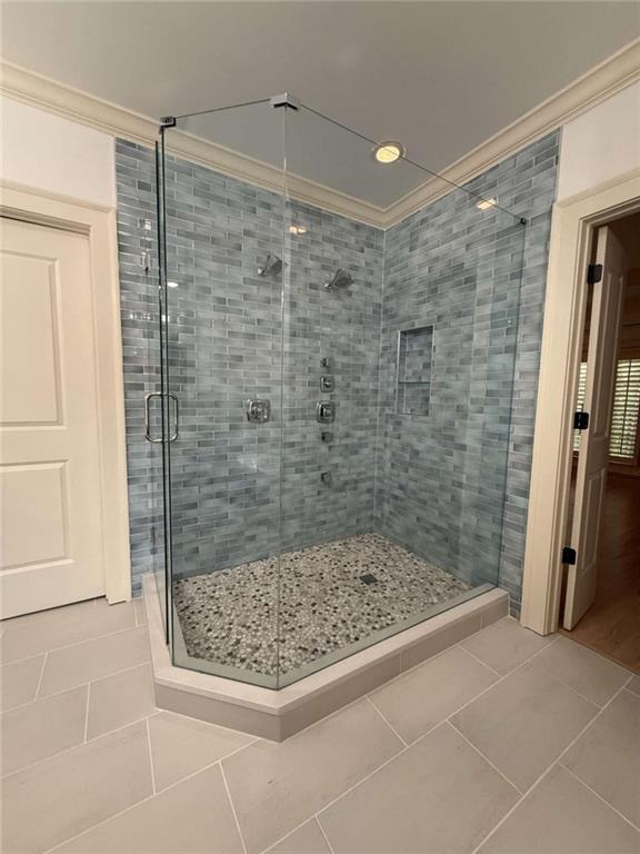 201 Riversgate Drive Atlanta, GA 30339 - Photo 42 of 69 a bathroom with a shower
