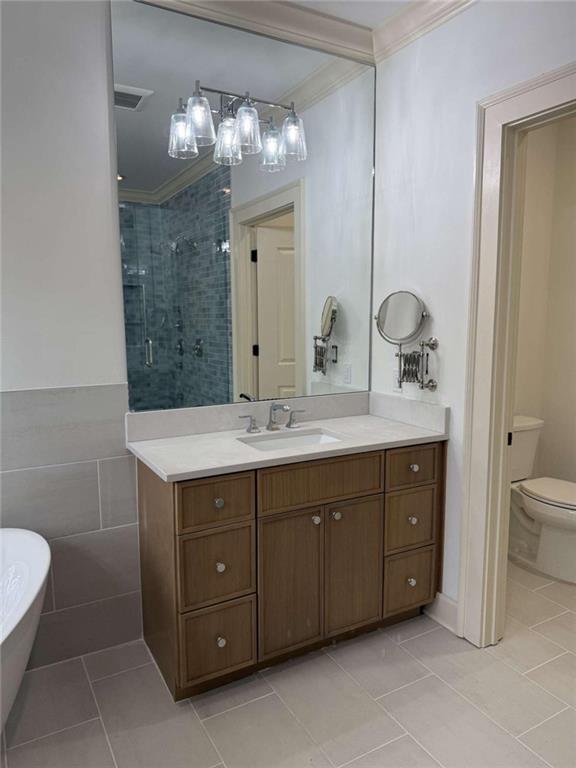 201 Riversgate Drive Atlanta, GA 30339 - Photo 46 of 69 a bathroom with a double vanity sink and a toilet