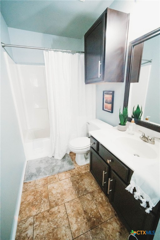 2607 Rampart Loop Killeen, TX 76542 - Photo 30 of 34 a bathroom with a sink and a mirror