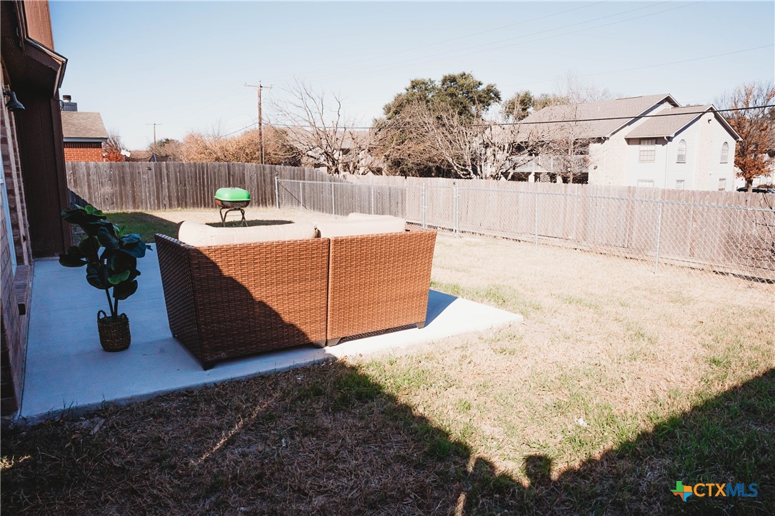 2607 Rampart Loop Killeen, TX 76542 - Photo 31 of 34 a view of a terrace with a bench