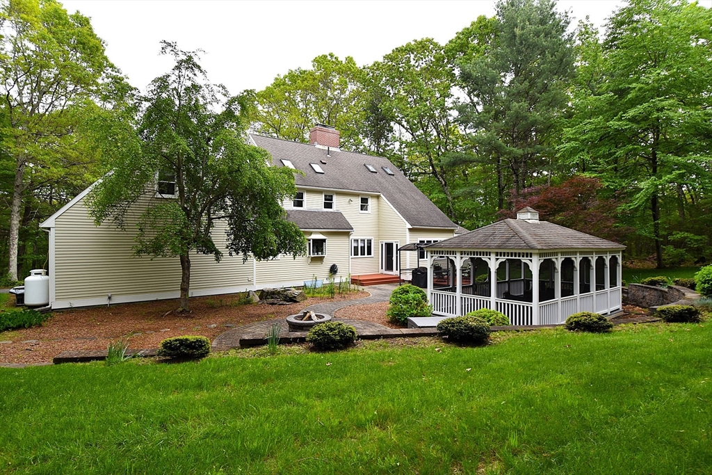 290 Westboro Road Upton, MA 01568 - Photo 3 of 42