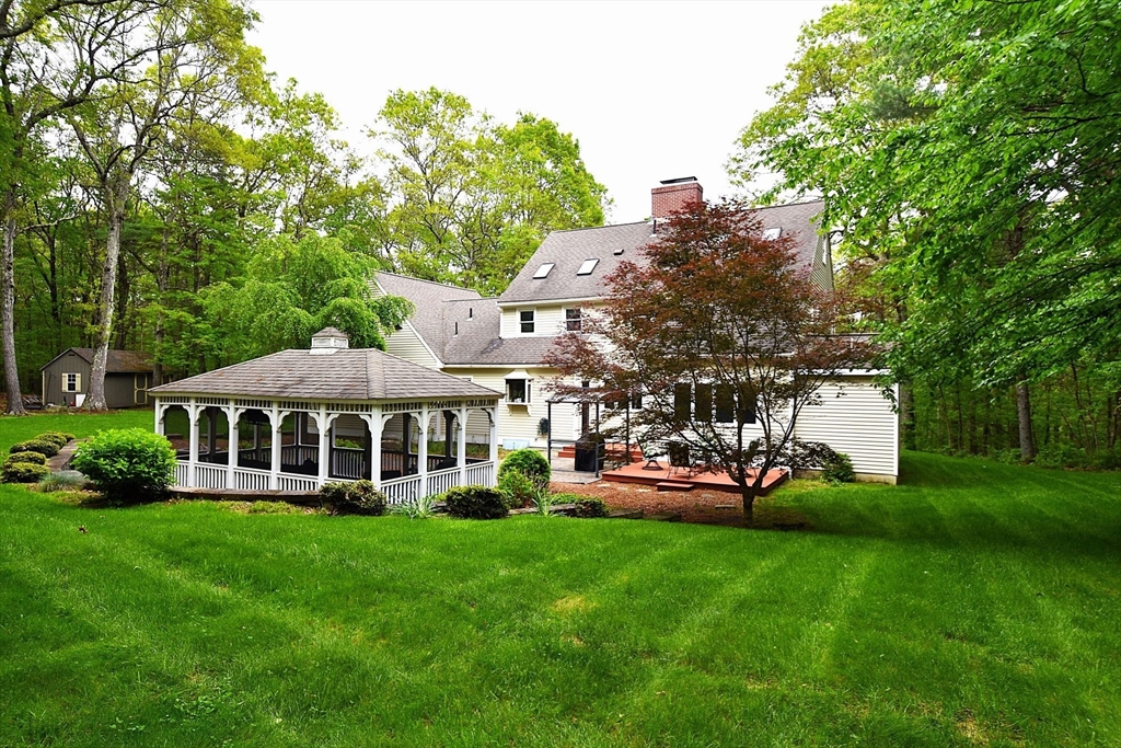 290 Westboro Road Upton, MA 01568 - Photo 4 of 42