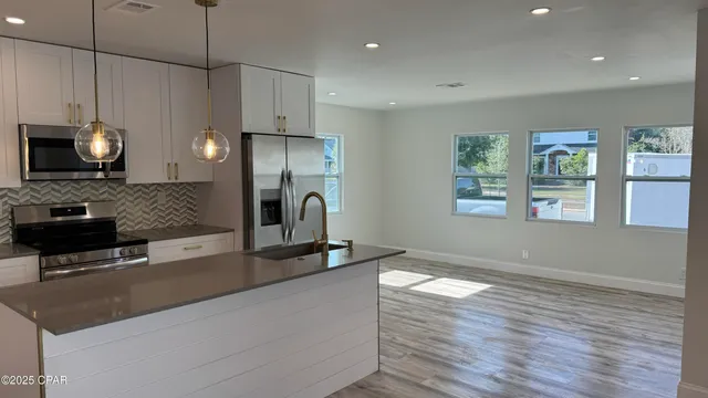 $1,900 | 212 North Cove Boulevard, Panama City, FL 32401