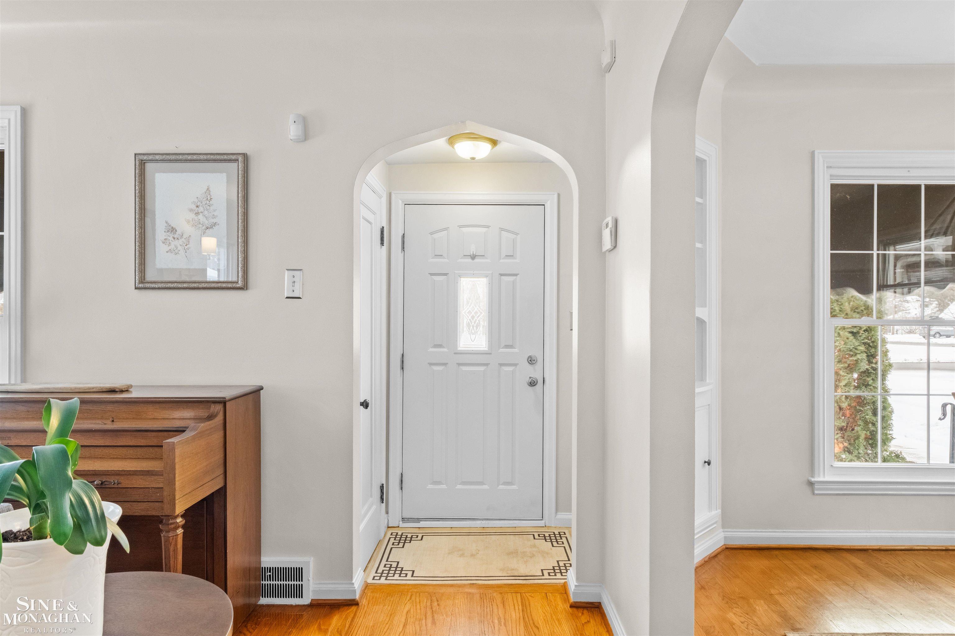 407 Kerby Road Grosse Pointe Farms, MI 48236 - Photo 2 of 44