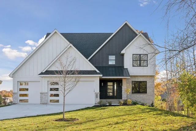 $1,104,000 | 3447 Falcon Circle Northwest, Prior Lake, MN 55372