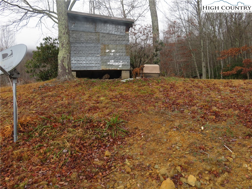 172 Huffman Road Vilas, NC 28692 - Photo 3 of 38 Gallery Image 3