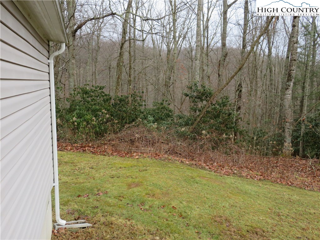 172 Huffman Road Vilas, NC 28692 - Photo 4 of 38 Gallery Image 4