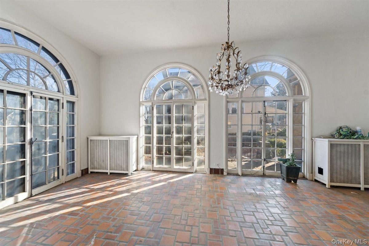 243 Summit Avenue Mount Vernon, NY 10552 - Photo 6 of 37