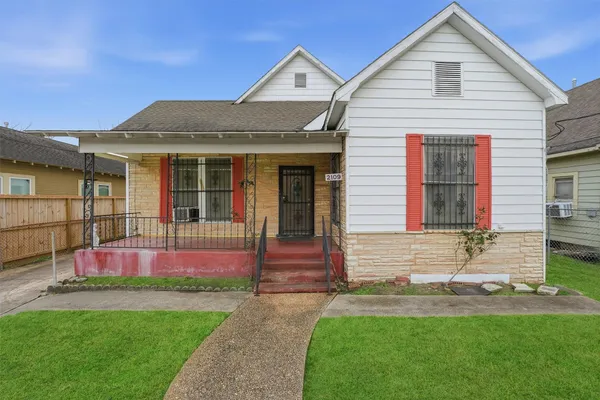 $215,000 | 2109 Gentry Street, Houston, TX 77009
