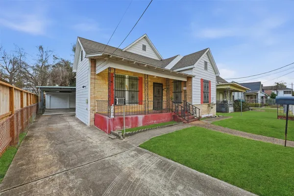 $215,000 | 2109 Gentry Street, Houston, TX 77009