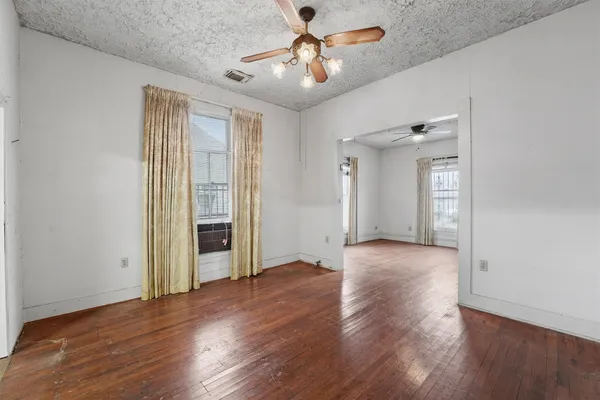 $215,000 | 2109 Gentry Street, Houston, TX 77009