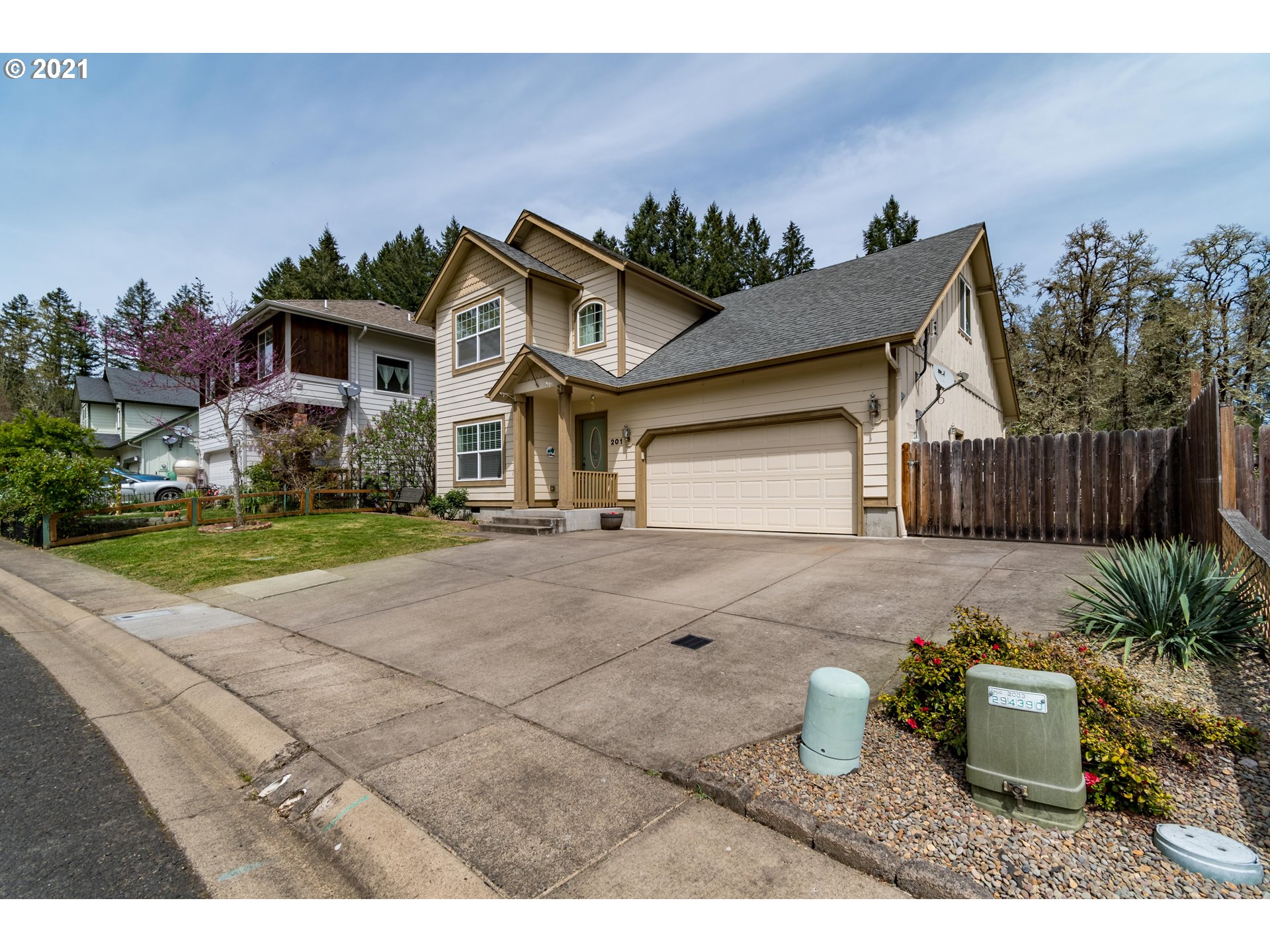 201 Pond Turtle Way Cottage Grove, OR 97424 - Photo 2 of 32 Gallery Image 2